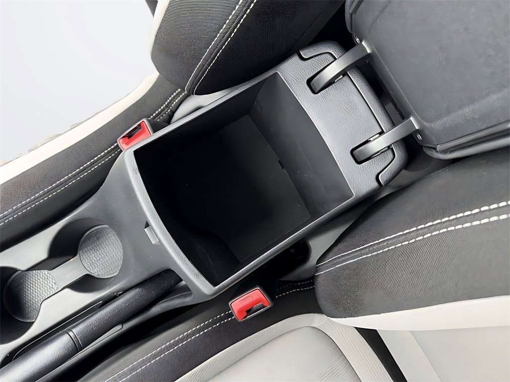 Certified 2025 Hyundai Venue SEL image 25