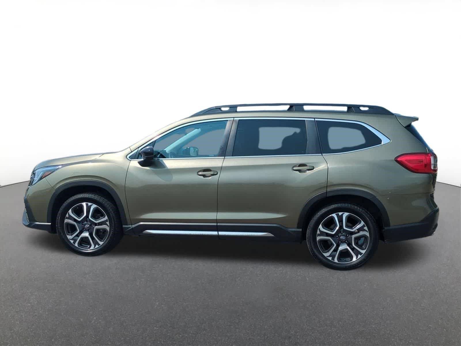 Used 2024 Subaru Ascent Limited w/ Technology Package AWD/4WD image 3