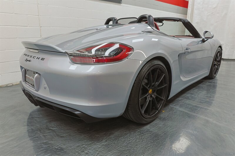 Used 2016 Porsche Boxster Spyder RWD image 22