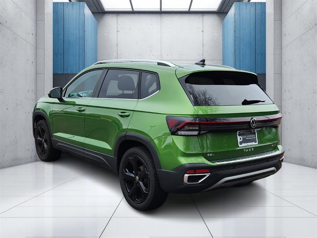 Used 2025 Volkswagen Taos SEL image 30