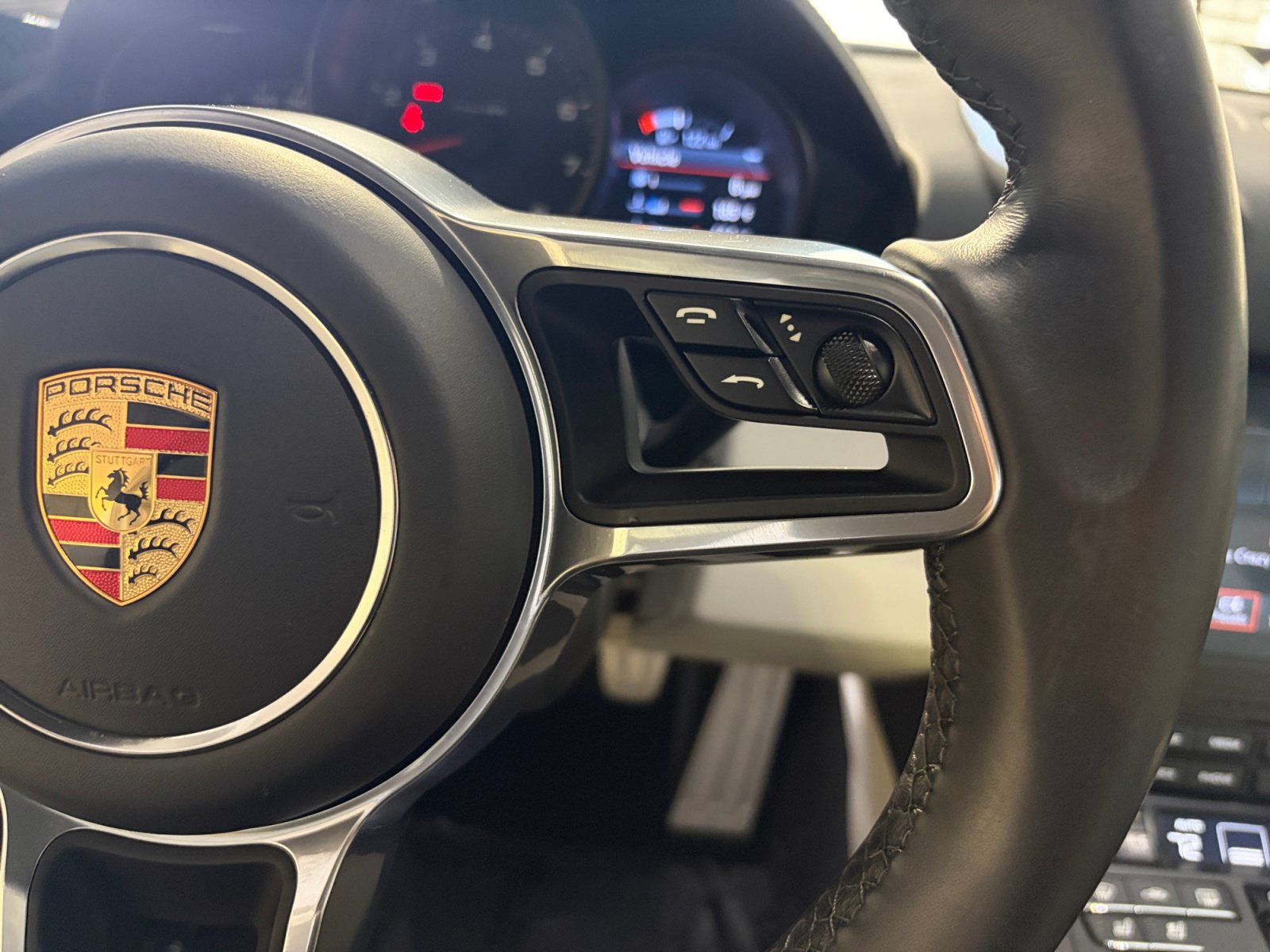 Certified 2024 Porsche 718 Cayman RWD image 38