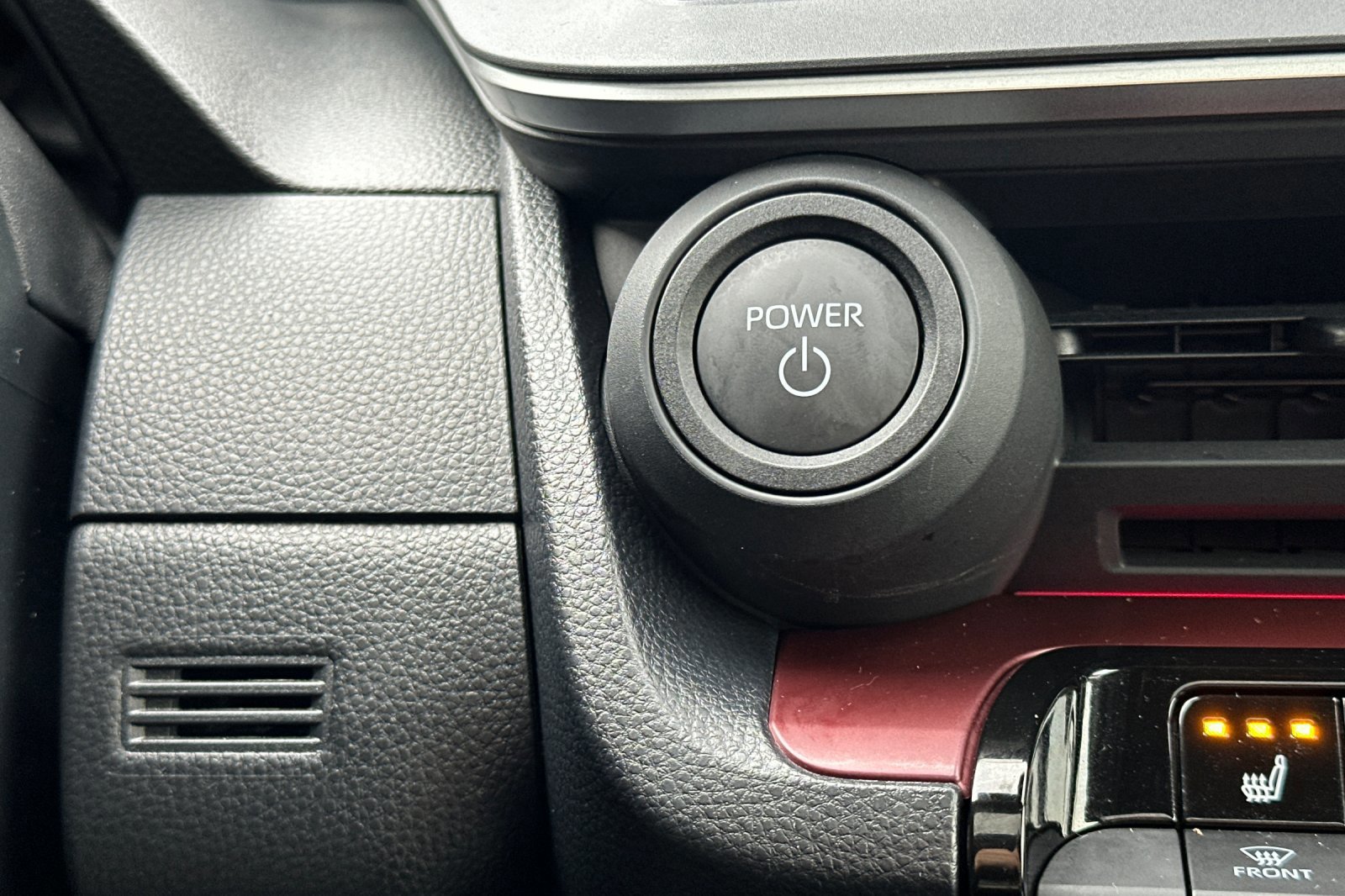 Used 2025 Toyota Prius SE image 22