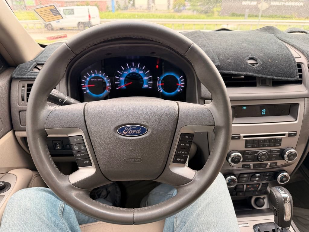 Used 2010 Ford Fusion SEL FWD image 4