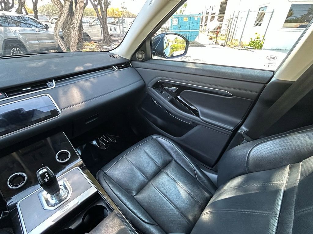 Used 2020 Land Rover Range Rover Evoque SE image 11