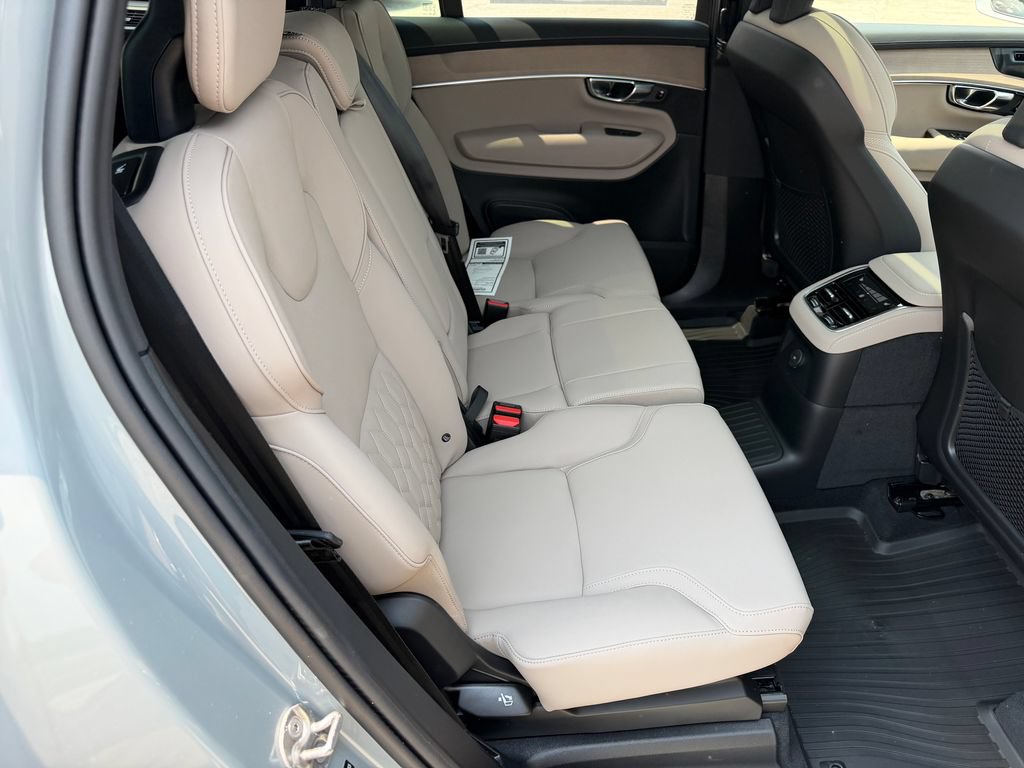New 2026 Volvo XC90 T8 Plus w/ Protection Package Premier AWD/4WD image 11