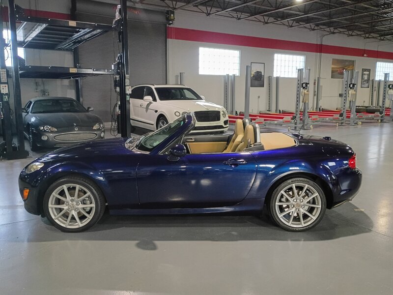 Used 2010 MAZDA MX-5 Miata Grand Touring w/ Premium Pkg RWD image 2
