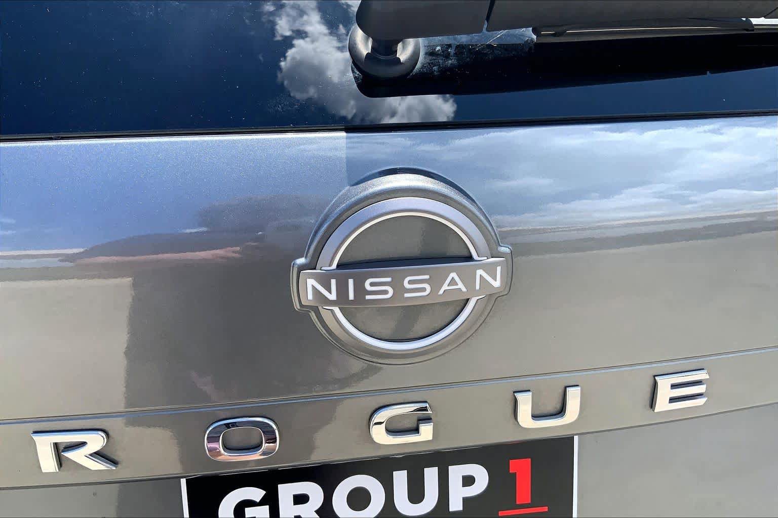 Used 2023 Nissan Rogue SV FWD image 33