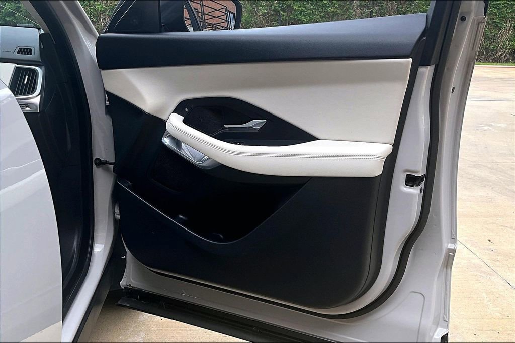 Used 2019 Jaguar E-PACE R-Dynamic S image 25