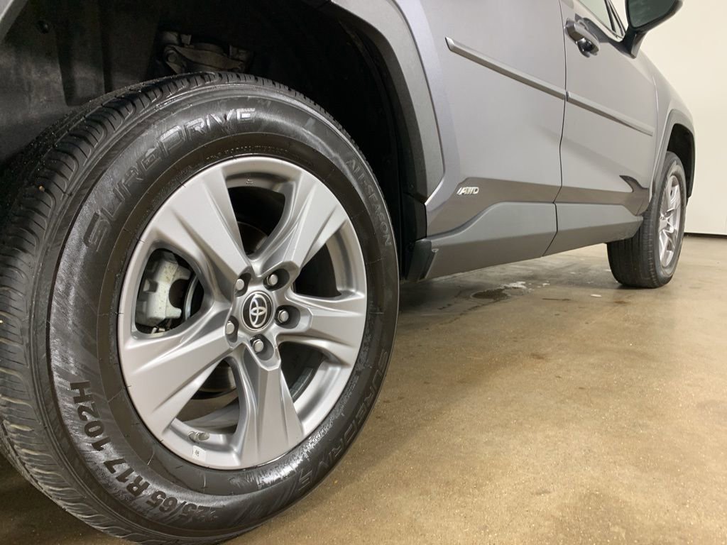 Used 2024 Toyota RAV4 LE image 9