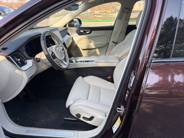 New 2026 Volvo XC60 T8 Ultra w/ Protection Package Premier AWD/4WD image 14