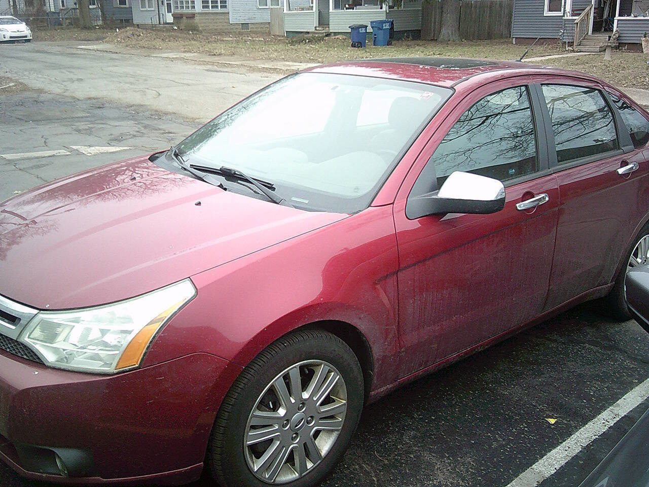 Used 2010 Ford Focus SEL FWD image 3