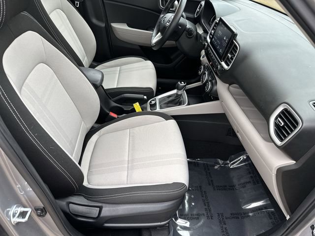 Used 2024 Hyundai Venue SEL FWD image 28