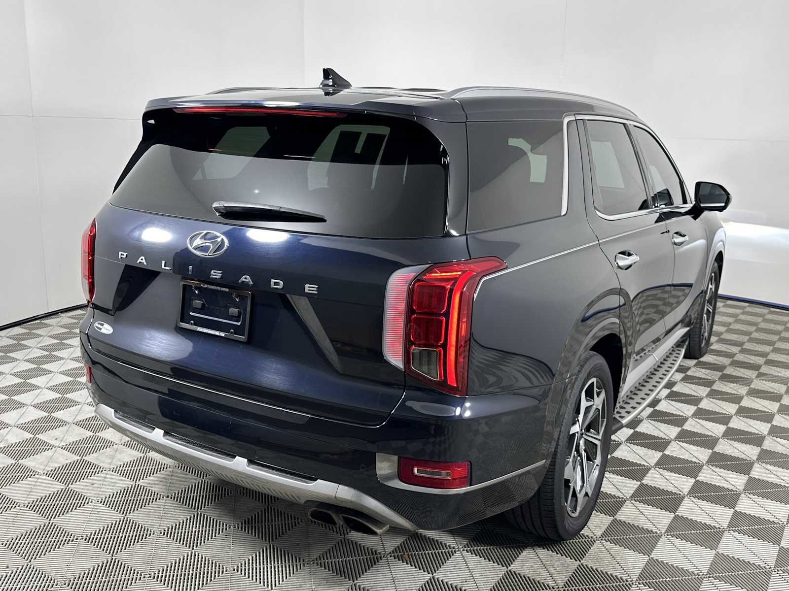 Used 2022 Hyundai Palisade Calligraphy image 8