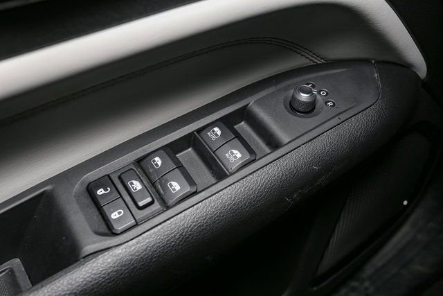 Used 2023 Jeep Compass Limited image 35