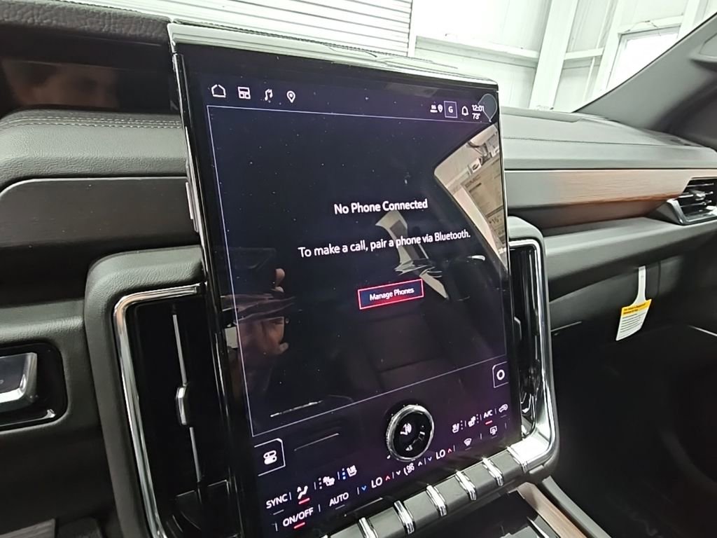 New 2026 GMC Yukon Denali w/ Sun & Power Step Package AWD/4WD image 16