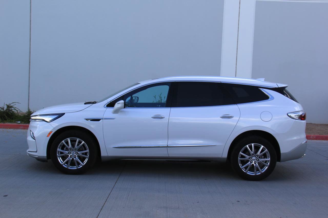 Used 2024 Buick Enclave Essence FWD image 6