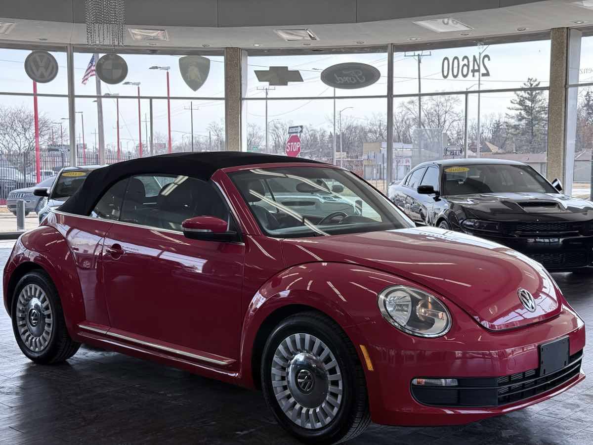 Used 2013 Volkswagen Beetle 2.5 image 1