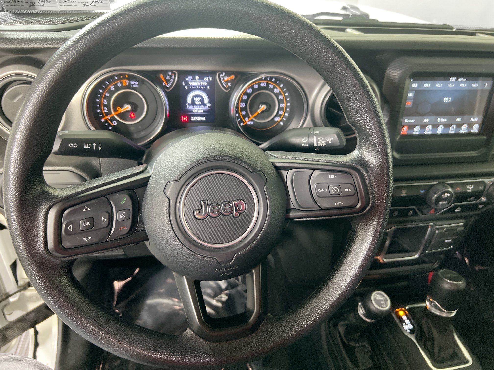 Used 2023 Jeep Gladiator Sport AWD/4WD image 11