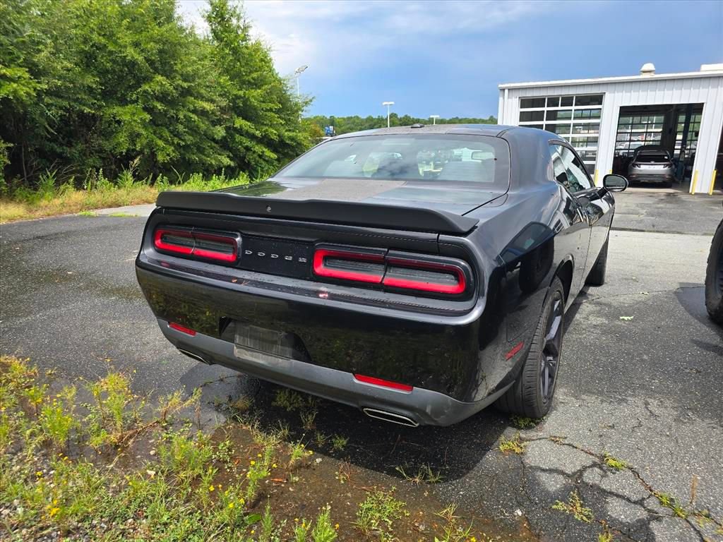 Used 2019 Dodge Challenger SXT w/ Blacktop Package RWD image 10
