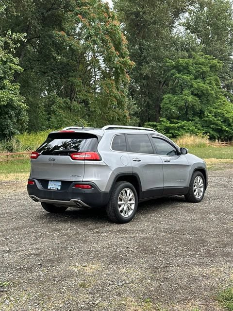 Used 2014 Jeep Cherokee Limited w/ Technology Group FWD image 9