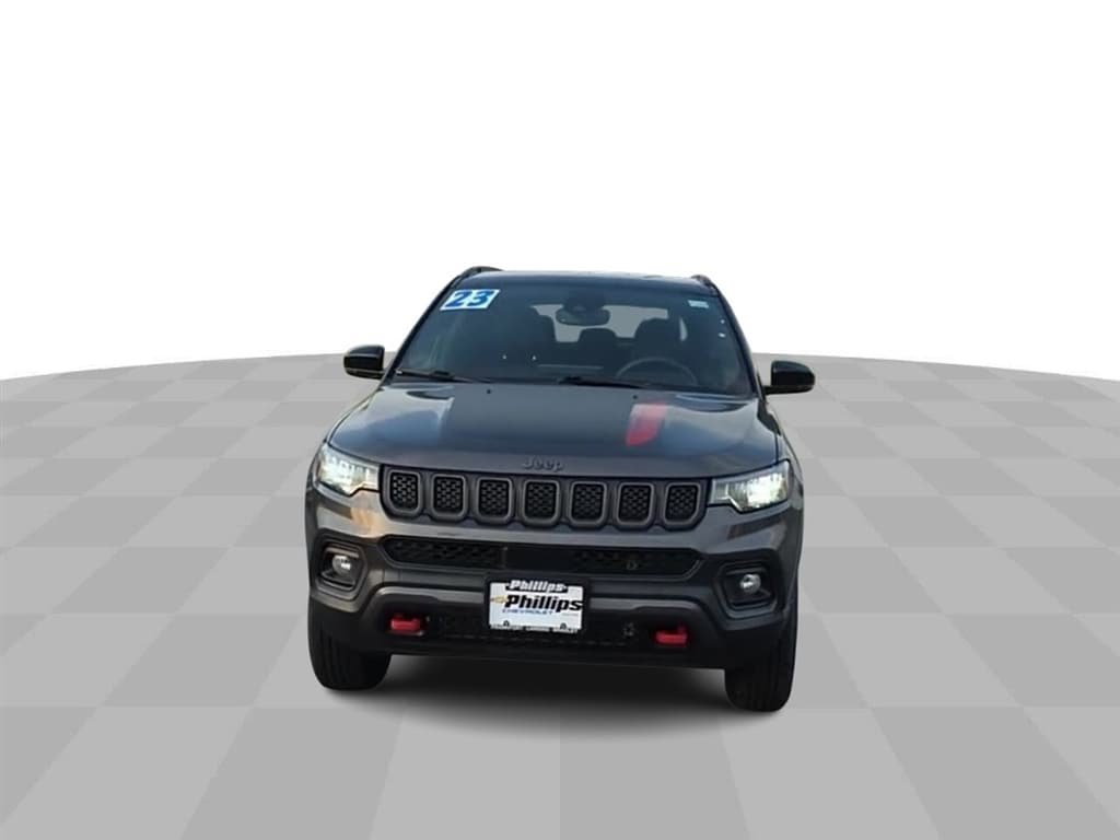 Used 2023 Jeep Compass Trailhawk AWD/4WD image 3