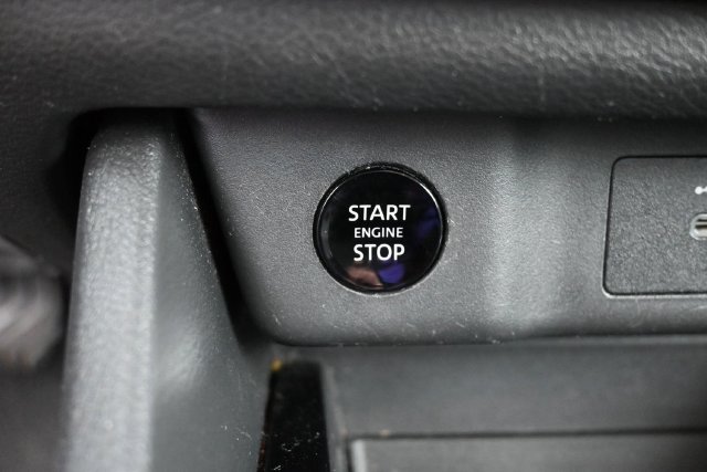Used 2024 Nissan Rogue SV FWD image 24