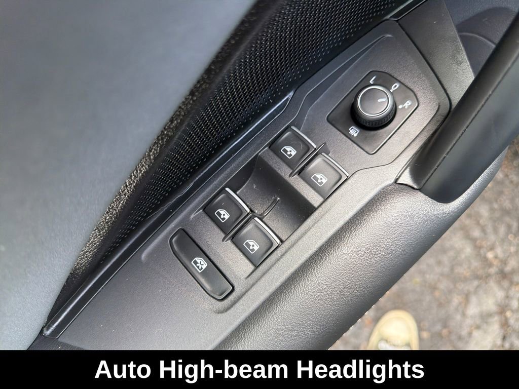 Used 2025 Volkswagen Tiguan SE FWD image 14