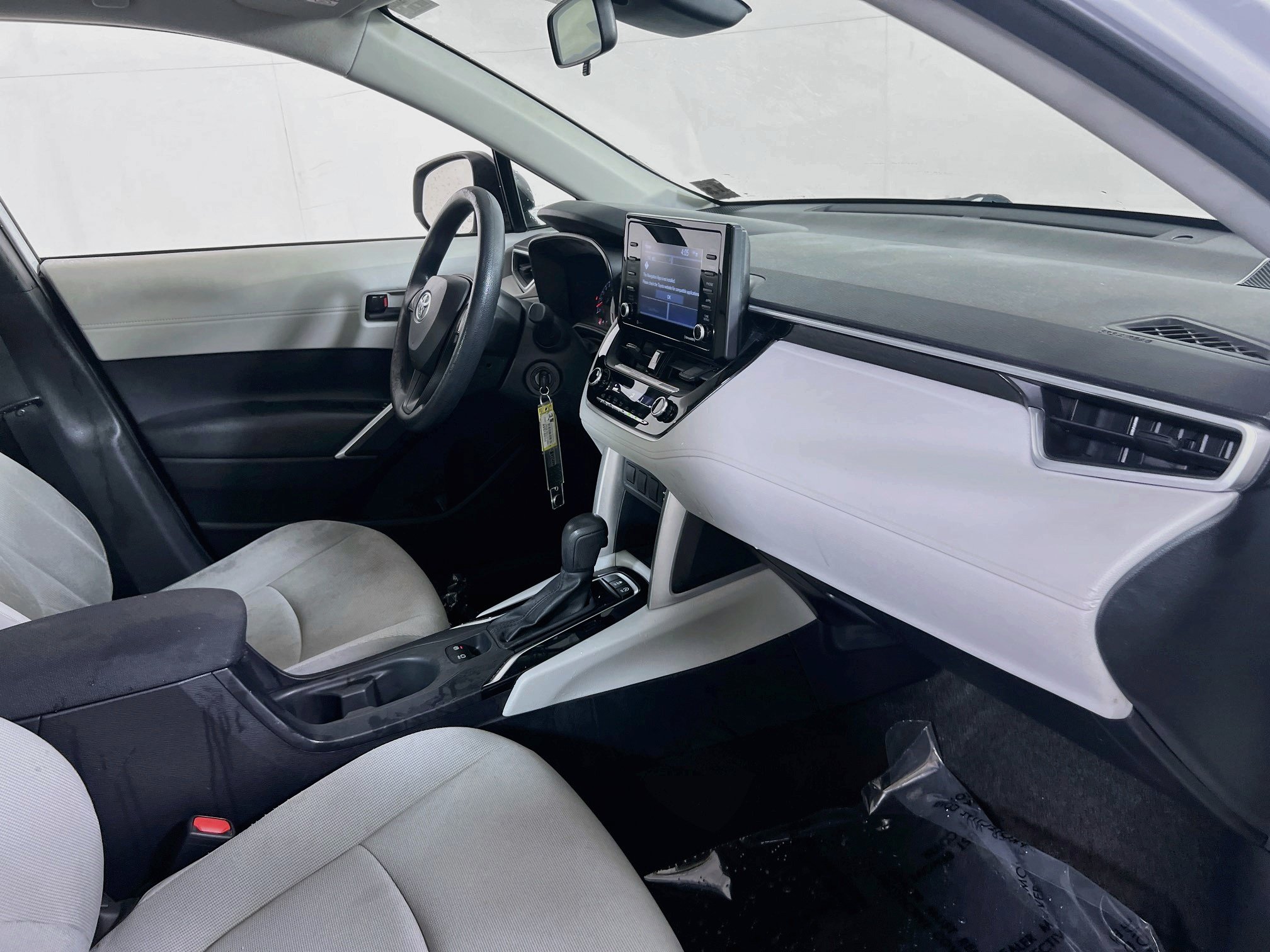 Used 2022 Toyota Corolla Cross L AWD/4WD image 26