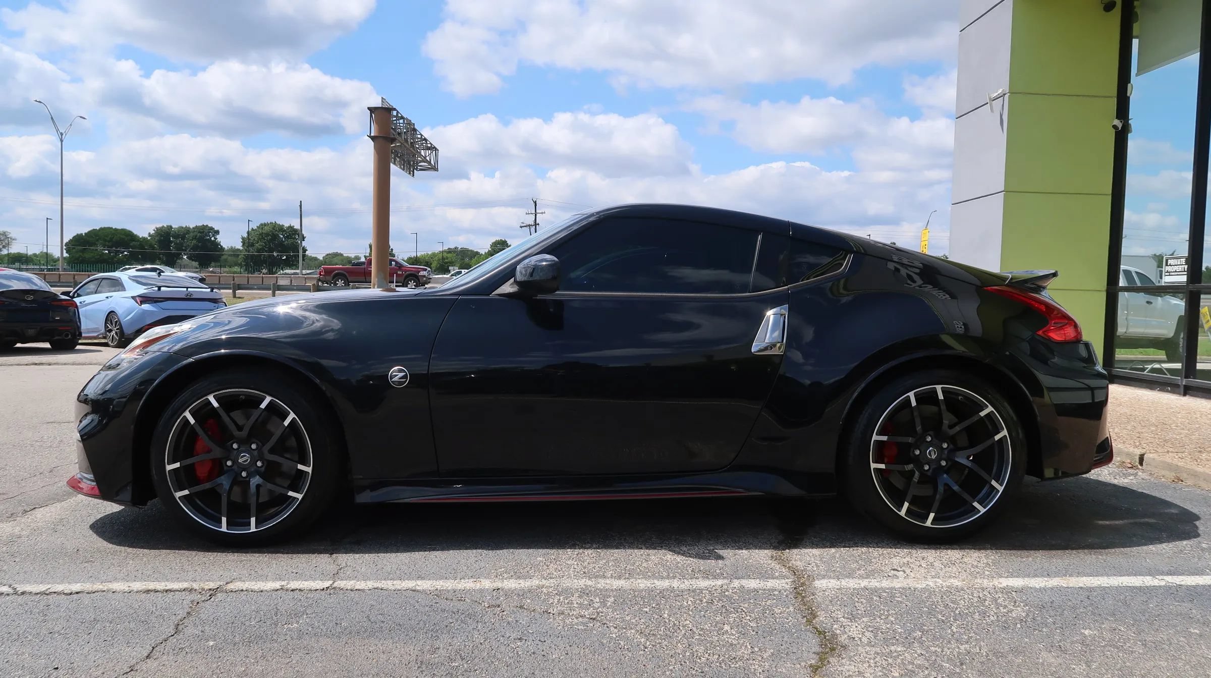 Used 2019 Nissan 370Z NISMO RWD image 7