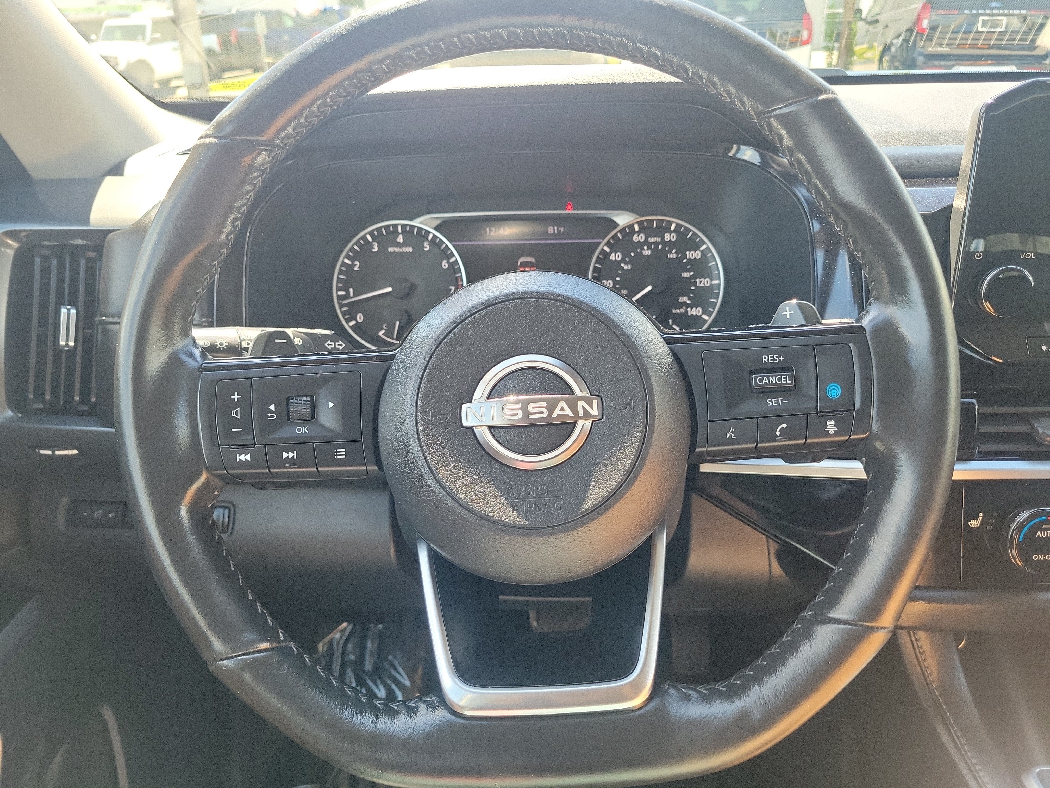 Used 2022 Nissan Pathfinder SL FWD image 19