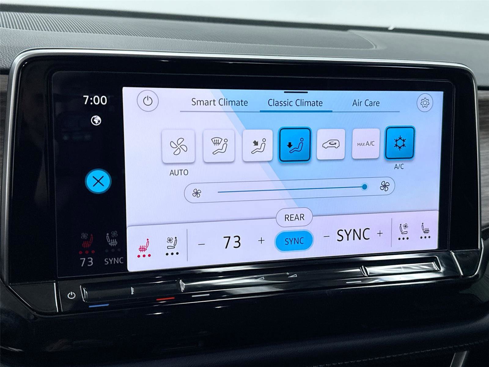 Used 2024 Volkswagen Atlas SEL Premium R-Line image 28