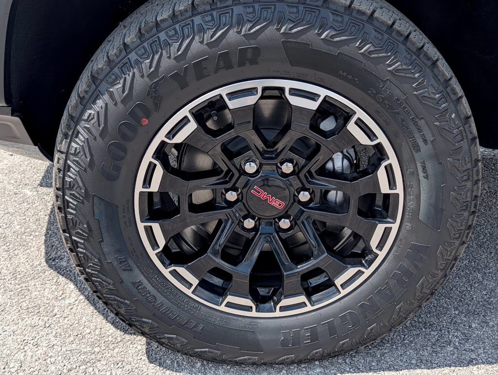 New 2026 GMC Canyon AT4 AWD/4WD image 8