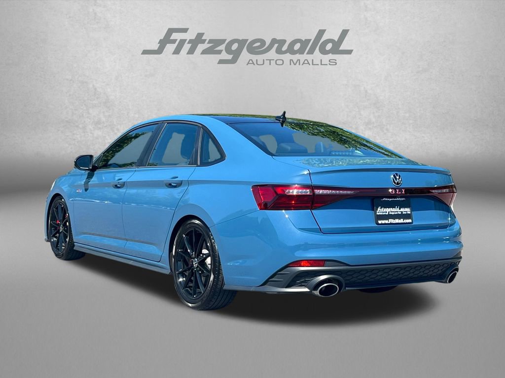 Used 2025 Volkswagen Jetta GLI Autobahn FWD image 9