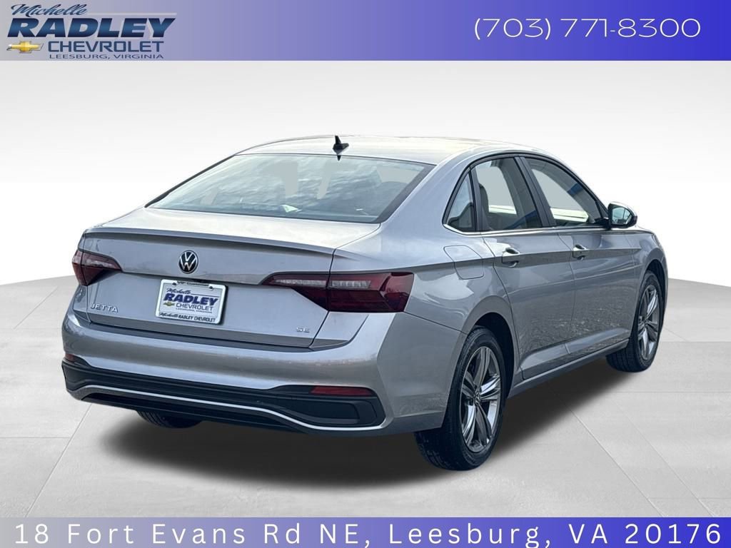 Used 2024 Volkswagen Jetta SE image 6