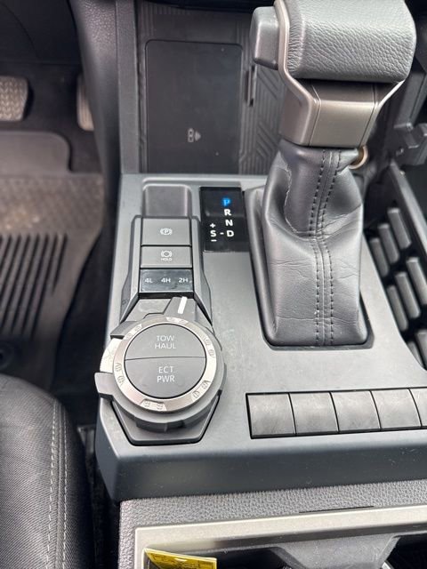 Used 2025 Toyota Tacoma SR5 w/ SR5 Upgrade Package AWD/4WD image 14