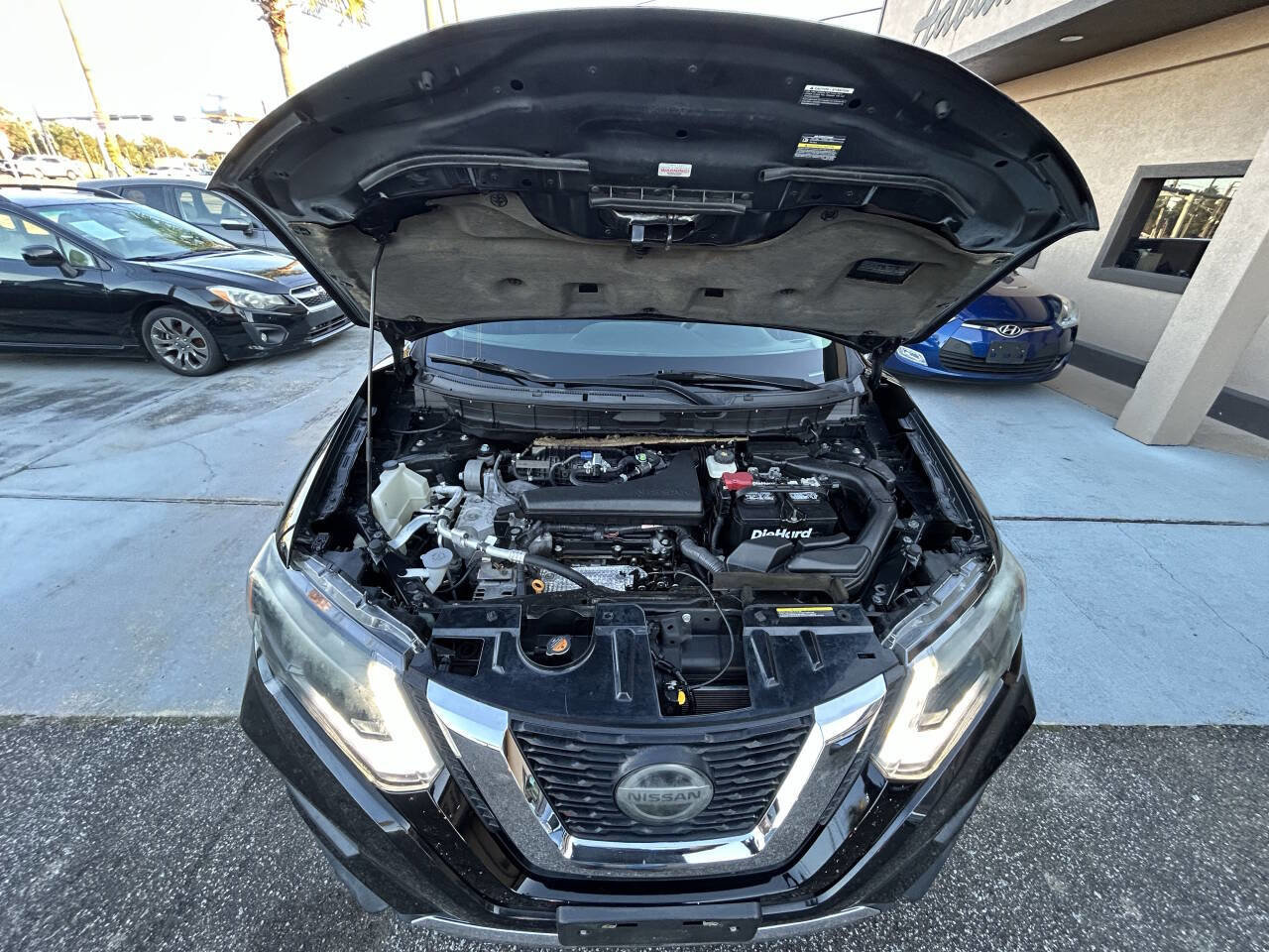 Used 2018 Nissan Rogue S image 2