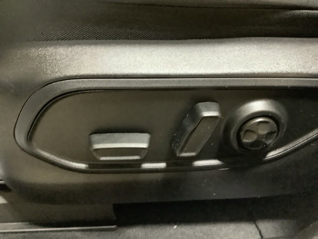 Certified 2023 Jeep Grand Cherokee Limited image 24