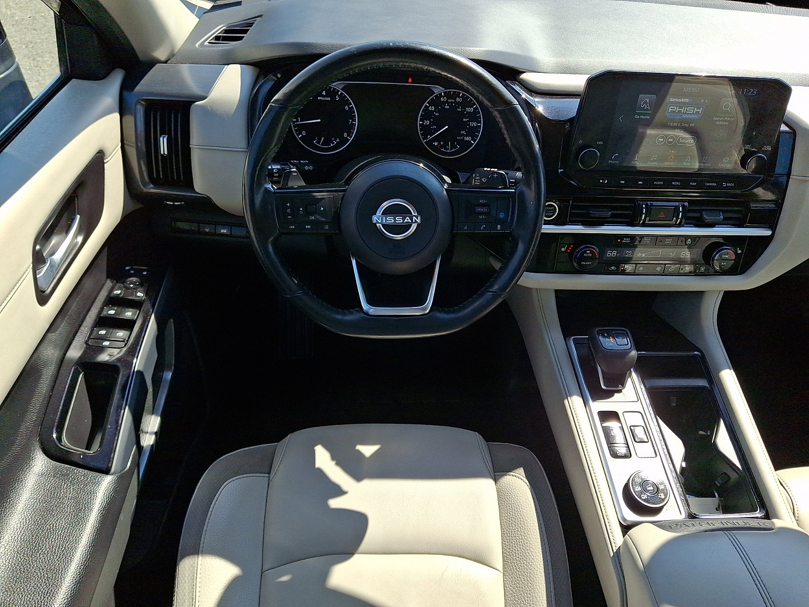 Used 2022 Nissan Pathfinder SL AWD/4WD image 12