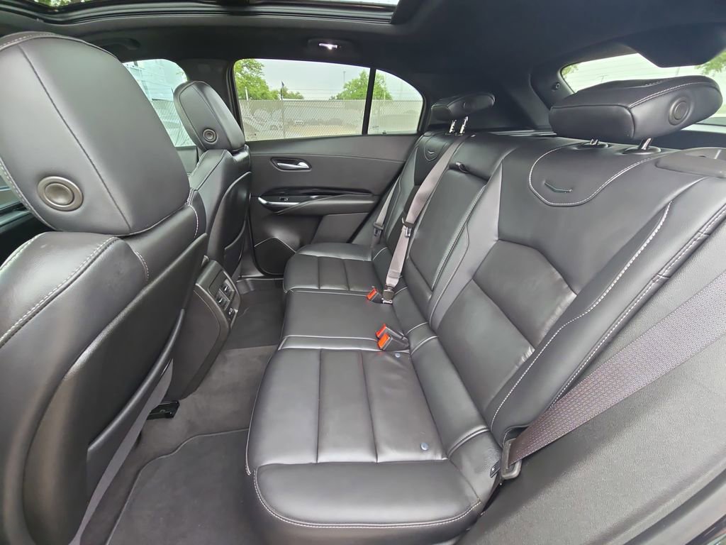 Used 2024 Cadillac XT4 Luxury w/ Cold Weather Package FWD image 14