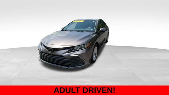 Used 2023 Toyota Camry LE FWD image 2