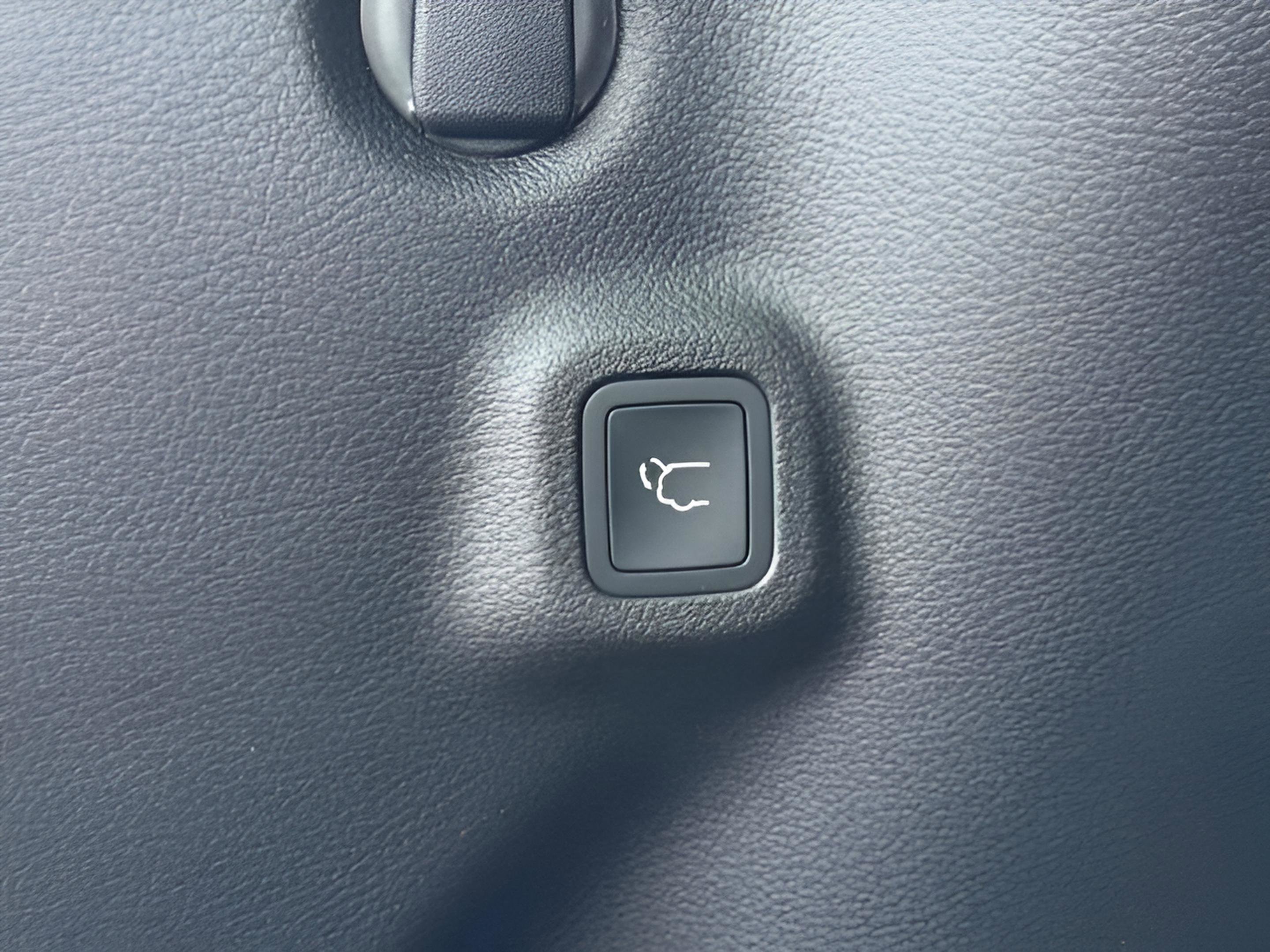 New 2026 Jeep Compass Trailhawk image 9