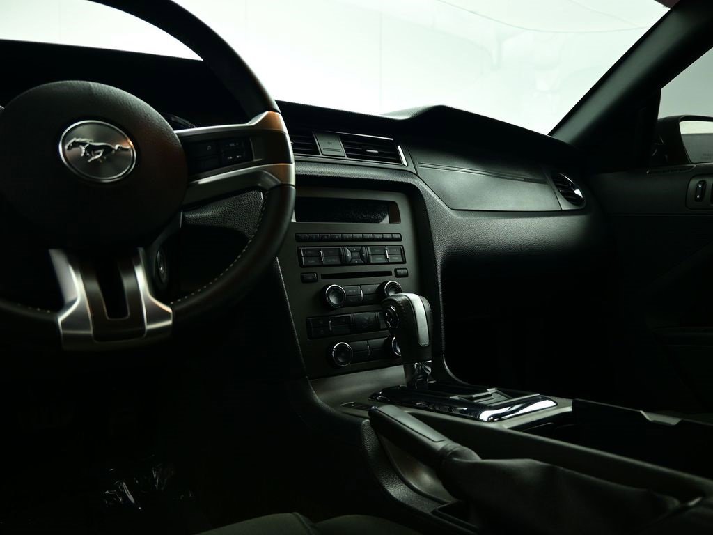 Used 2014 Ford Mustang Coupe image 8