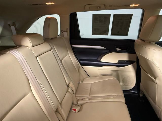 Used 2019 Toyota Highlander XLE FWD image 45