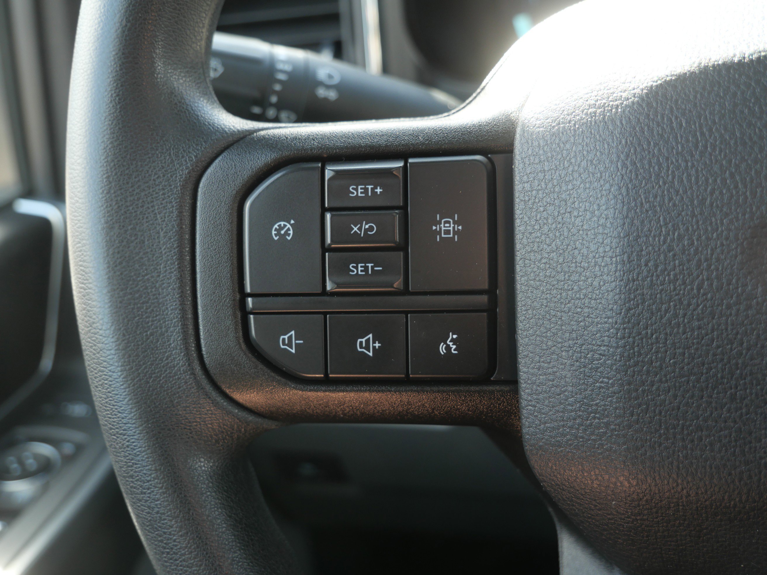 Used 2023 Ford F350 XLT w/ Black Appearance Package image 33