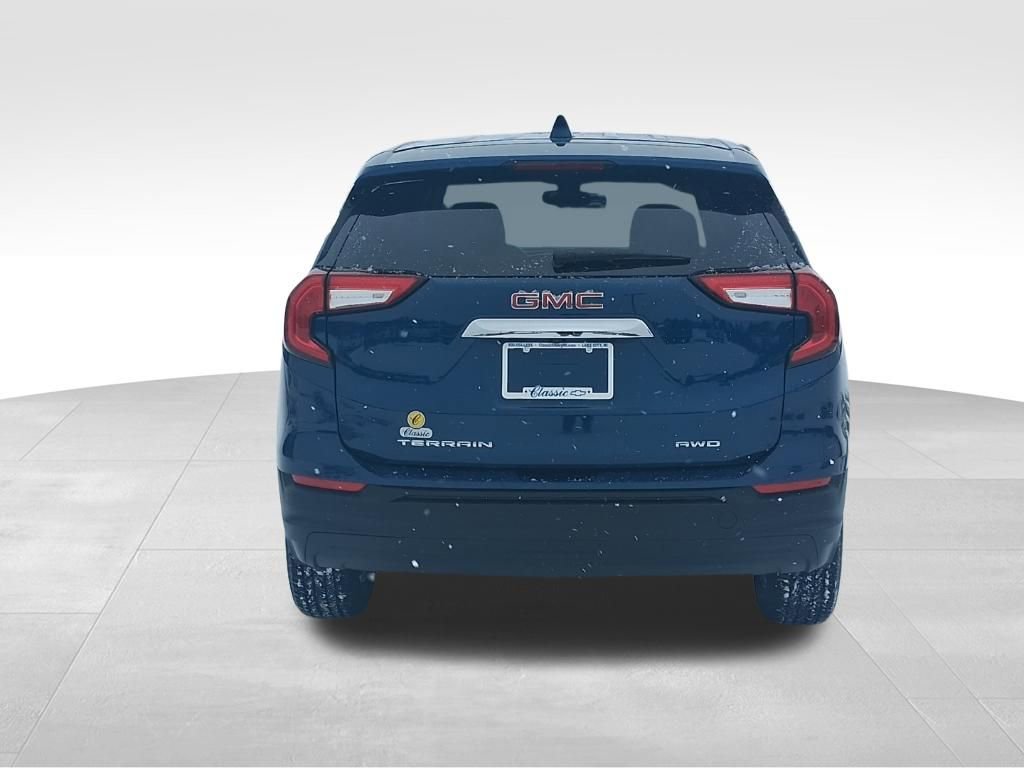 Used 2022 GMC Terrain SLE image 8