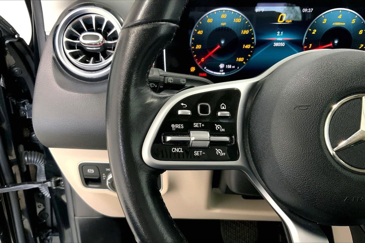 Used 2020 Mercedes-Benz GLB 250 w/ Premium Package image 21