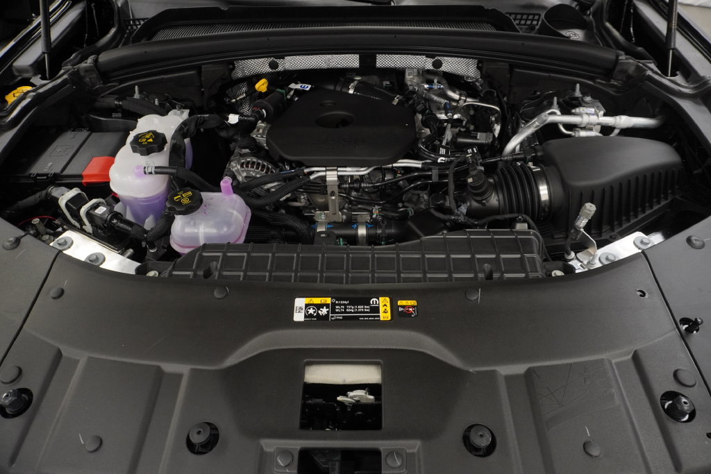 New 2026 Jeep Grand Cherokee Altitude AWD/4WD image 37