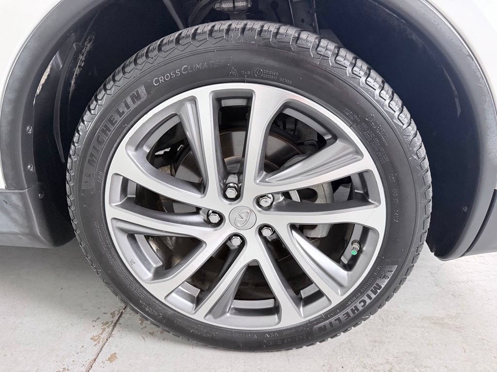 Used 2017 INFINITI QX50 2WD w/ Premium Plus Package image 4