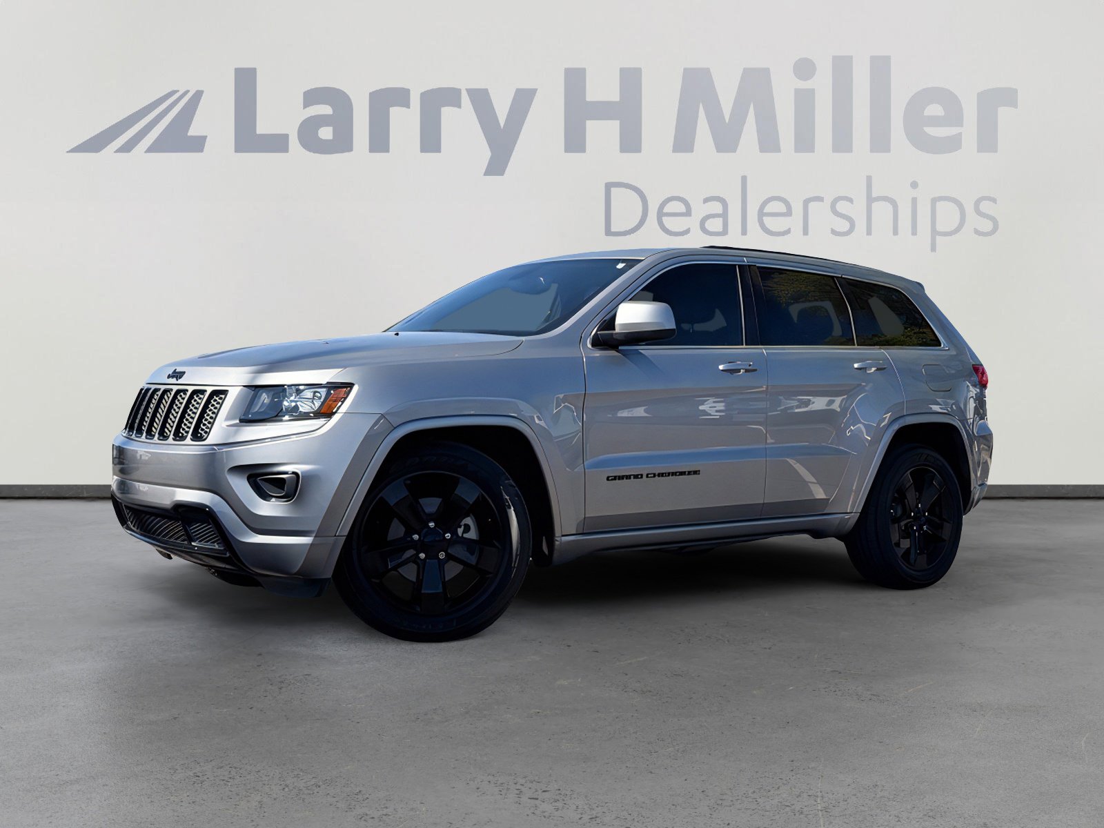 Used 2015 Jeep Grand Cherokee Altitude image 1