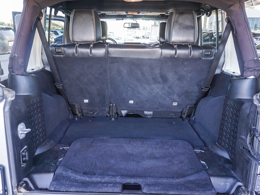 Used 2015 Jeep Wrangler Unlimited Sport AWD/4WD image 25